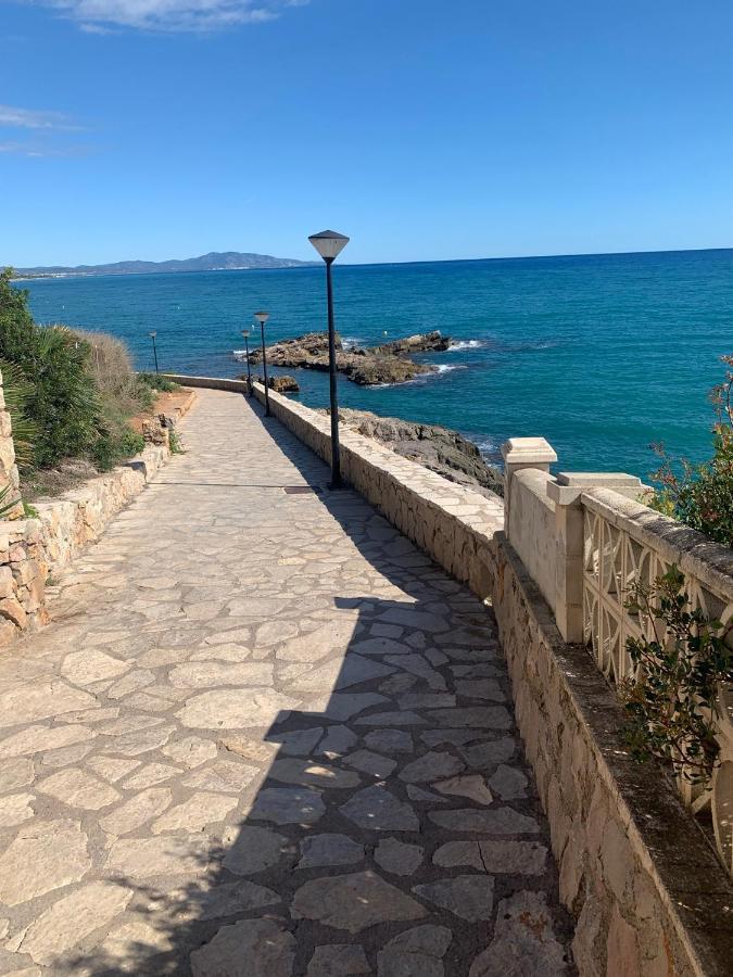 Apartamento en primerísima línea de playa con espectaculares vistas Netflix, Prime y Disney Oropesa del Mar Exterior foto