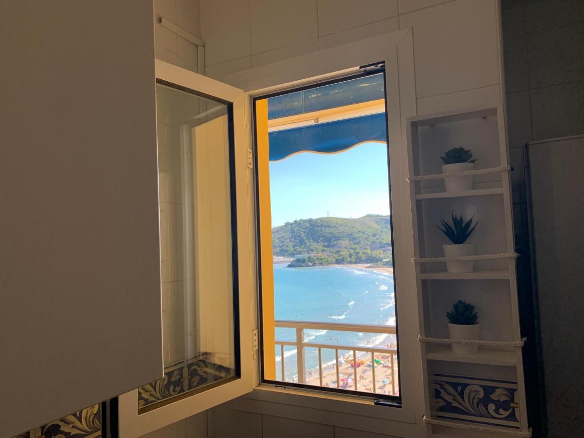 Apartamento en primerísima línea de playa con espectaculares vistas Netflix, Prime y Disney Oropesa del Mar Exterior foto