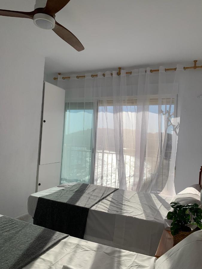 Apartamento en primerísima línea de playa con espectaculares vistas Netflix, Prime y Disney Oropesa del Mar Exterior foto