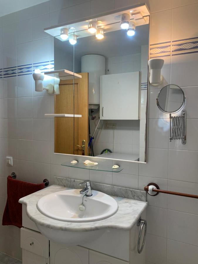 Apartamento en primerísima línea de playa con espectaculares vistas Netflix, Prime y Disney Oropesa del Mar Exterior foto