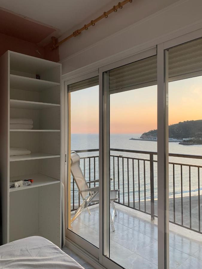 Apartamento en primerísima línea de playa con espectaculares vistas Netflix, Prime y Disney Oropesa del Mar Exterior foto